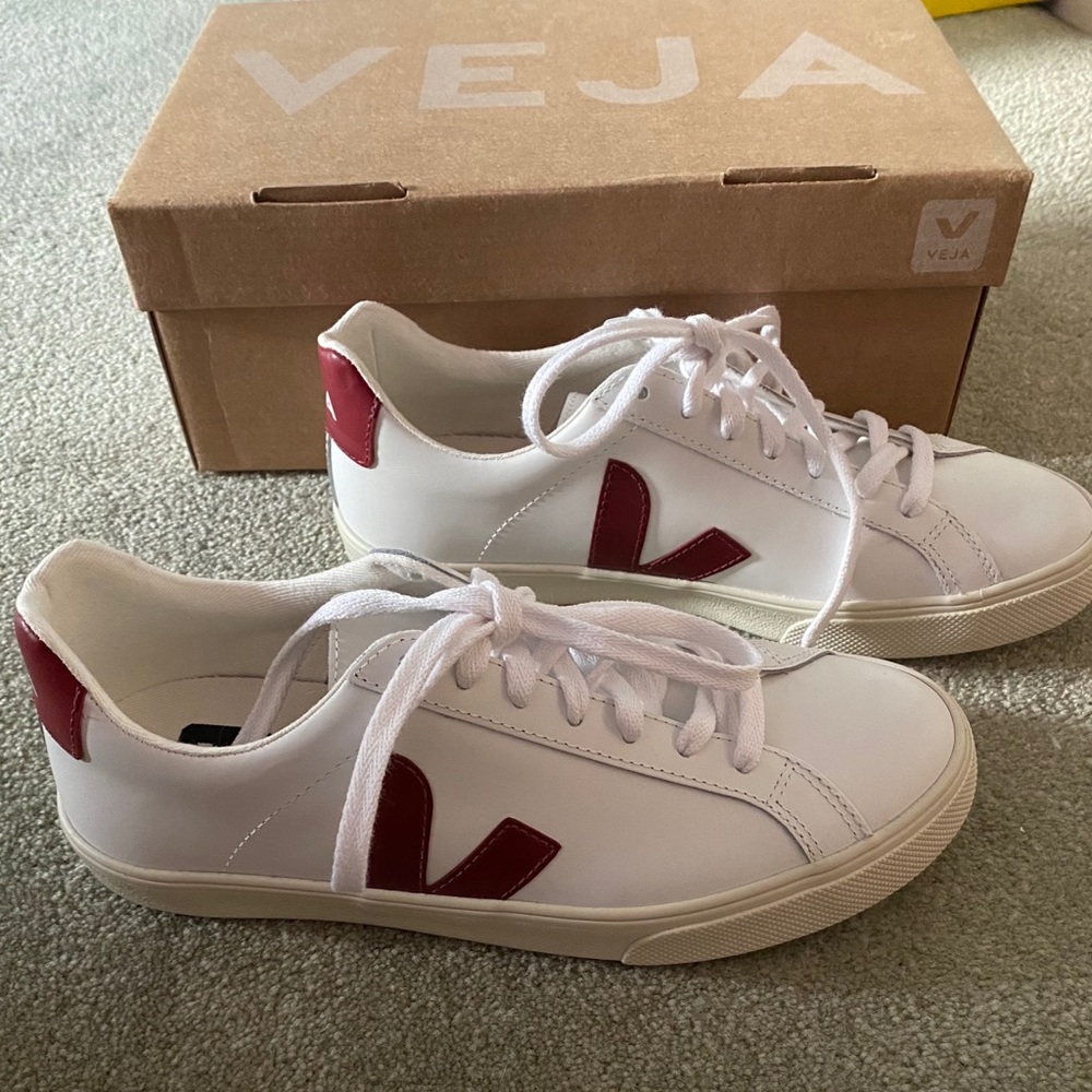 Veja Sneakers women’s Size 8